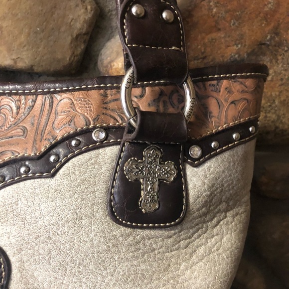 ✝️Cross & Rhinestone Pocketbook✝️ - Picture 2 of 7